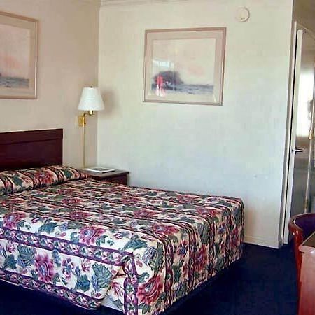 Economy Inn Monterey سيسايد المظهر الخارجي الصورة