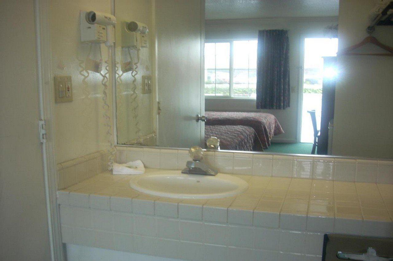 Economy Inn Monterey سيسايد المظهر الخارجي الصورة