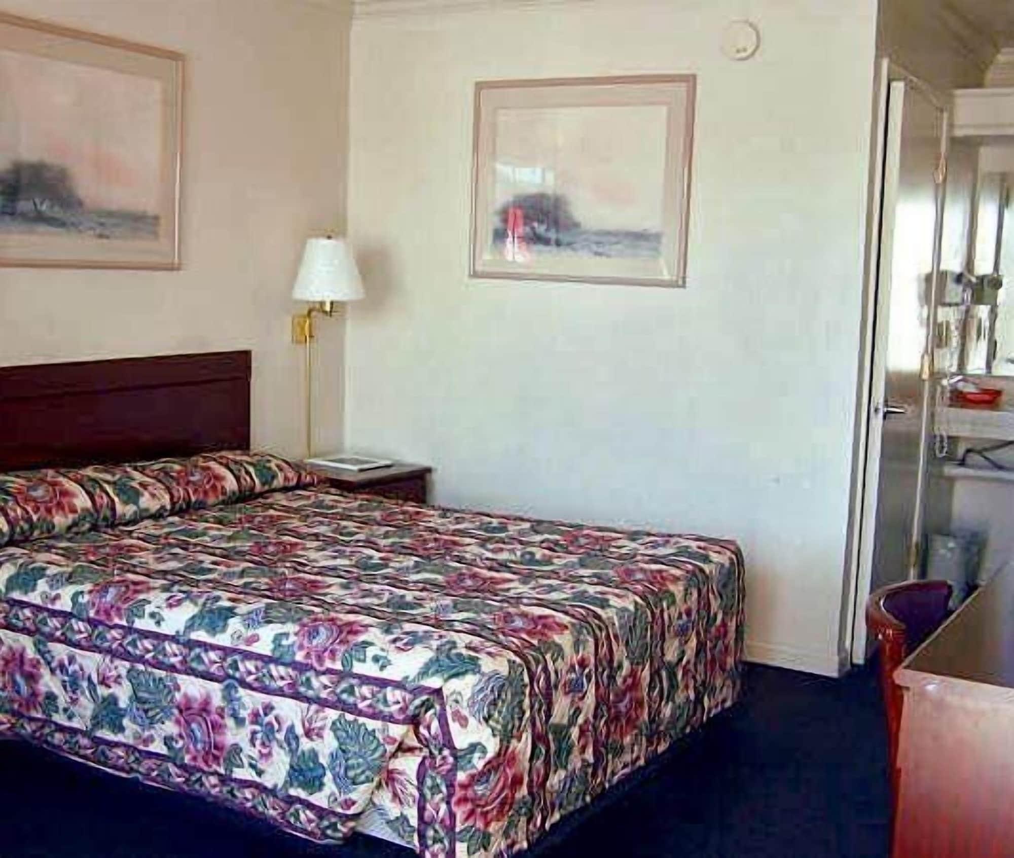 Economy Inn Monterey سيسايد المظهر الخارجي الصورة