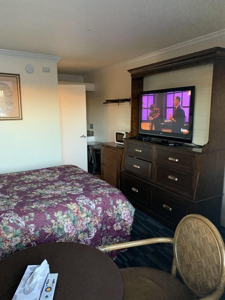 Economy Inn Monterey سيسايد المظهر الخارجي الصورة