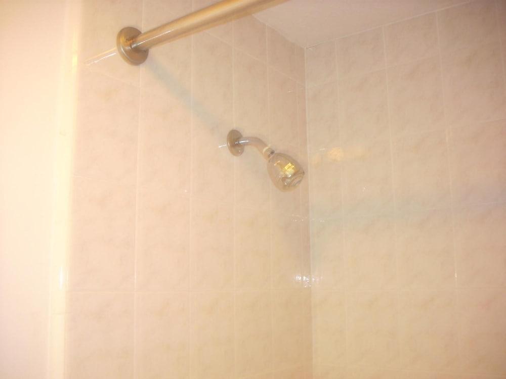 Economy Inn Monterey سيسايد المظهر الخارجي الصورة