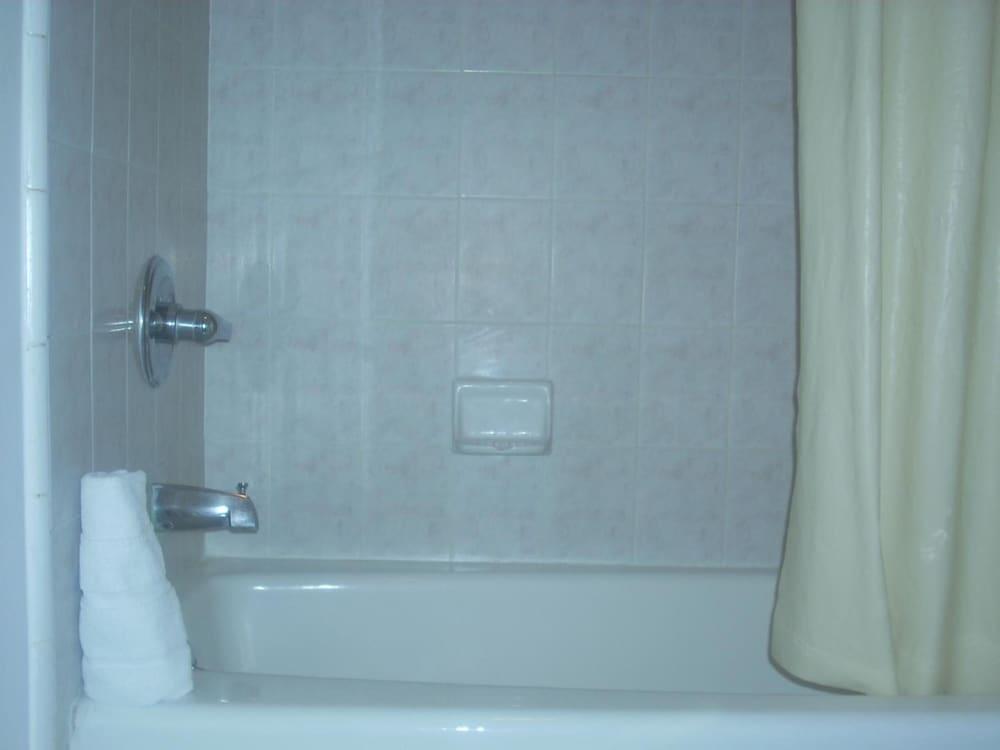Economy Inn Monterey سيسايد المظهر الخارجي الصورة