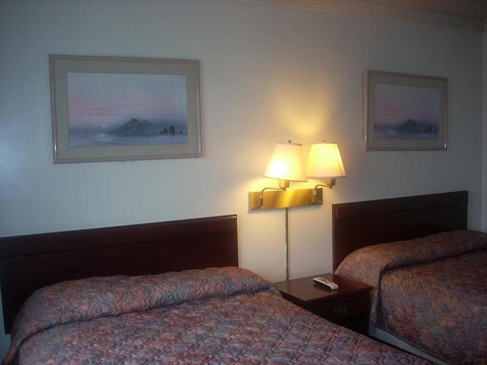 Economy Inn Monterey سيسايد المظهر الخارجي الصورة